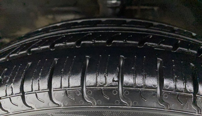 2013 Maruti Wagon R 1.0 LXI, Petrol, Manual, 36,887 km, Left Front Tyre Tread