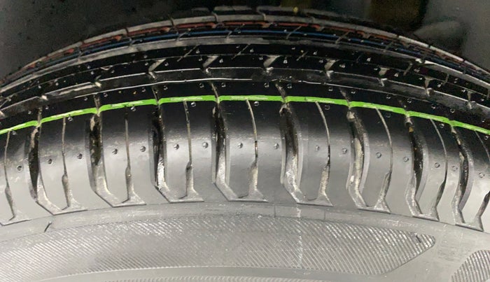2017 Maruti Dzire VXI, Petrol, Manual, 26,573 km, Left Rear Tyre Tread