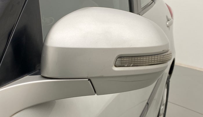 2014 Maruti Swift ZXI D, Petrol, Manual, 67,322 km, Left rear-view mirror - Indicator light has minor damage
