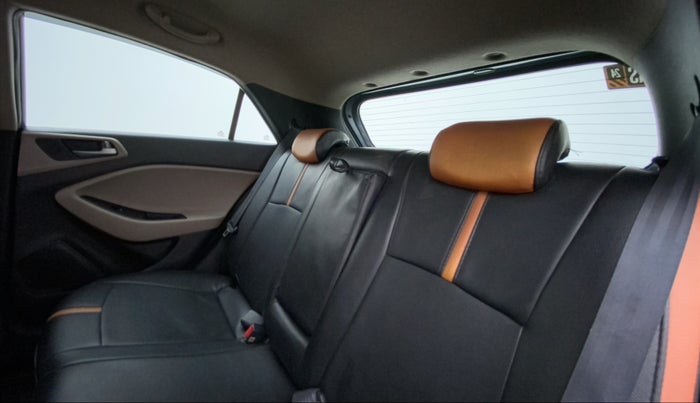 2018 Hyundai Elite i20 ASTA 1.2 (O), Petrol, Manual, 88,600 km, Right Side Rear Door Cabin