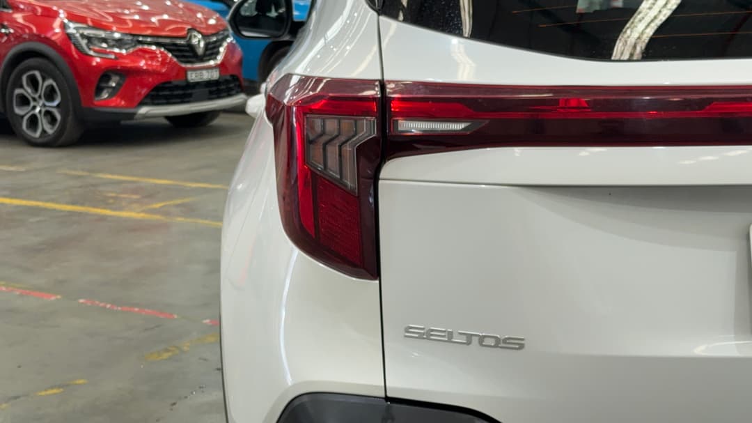 2025 Kia Seltos S (FWD), Automatic, 26135 km, Badge (Boot Left Side)