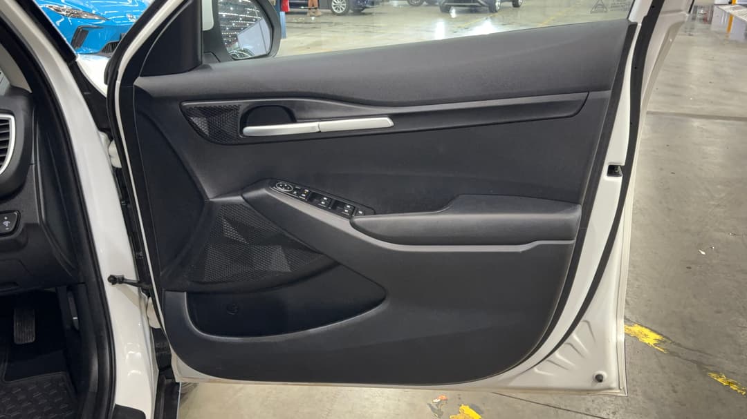 2025 Kia Seltos S (FWD), Automatic, 26135 km, Speaker View