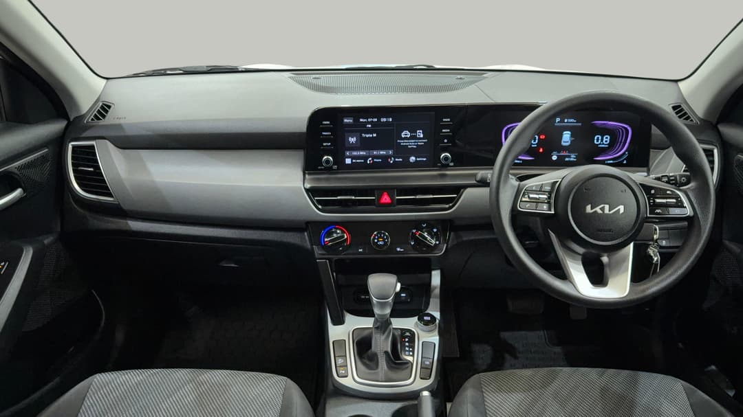 2025 Kia Seltos S (FWD), Automatic, 26135 km, Dashboard View