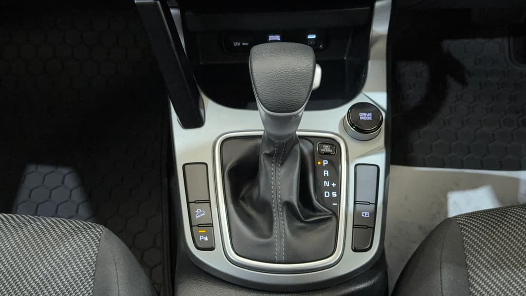 2025 Kia Seltos S (FWD), Automatic, 26135 km, Gear Lever 