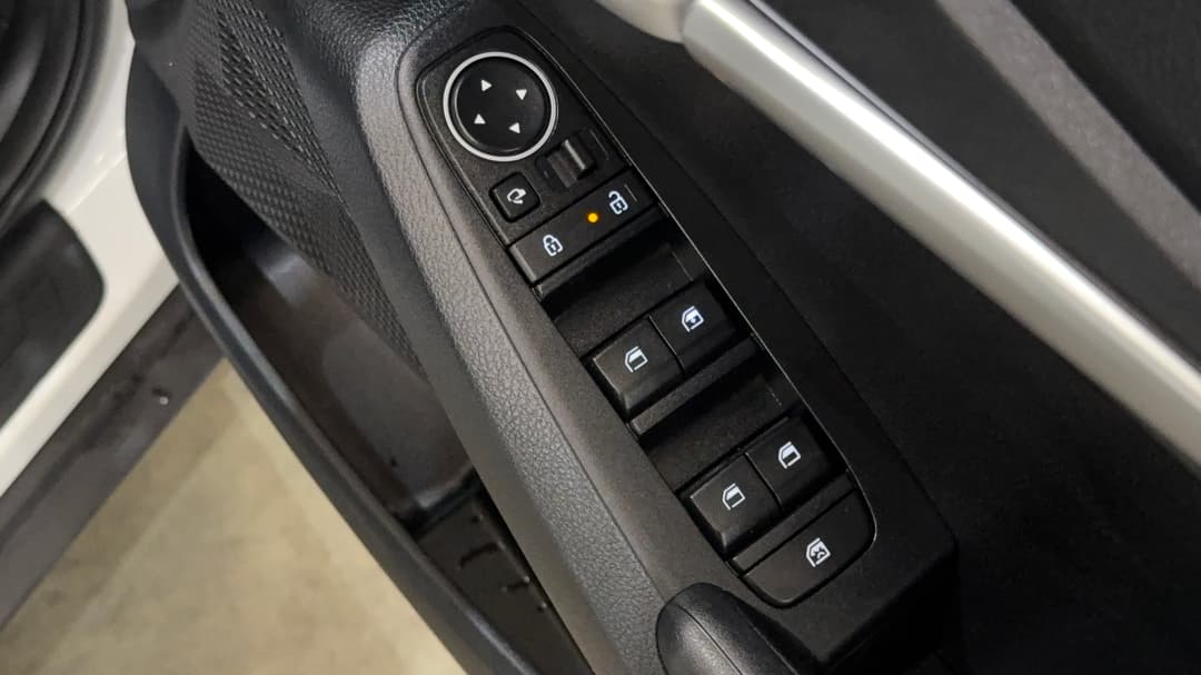 2025 Kia Seltos S (FWD), Automatic, 26135 km, Drivers Side Door Panel Controls