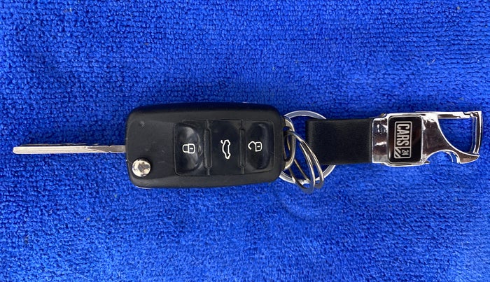 2017 Volkswagen Ameo COMFORTLINE 1.2L, CNG, Manual, 65,743 km, Key Close Up