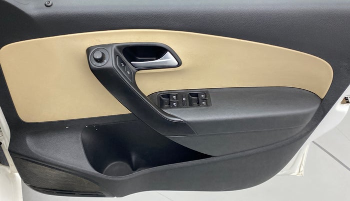 2017 Volkswagen Ameo COMFORTLINE 1.2L, CNG, Manual, 65,743 km, Driver Side Door Panels Control