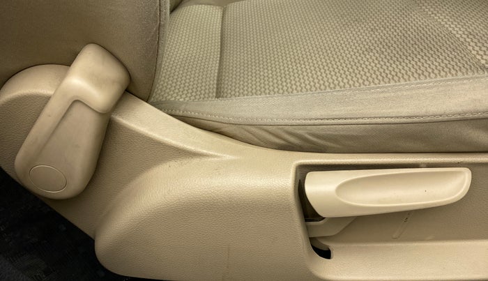 2017 Volkswagen Ameo COMFORTLINE 1.2L, CNG, Manual, 65,743 km, Driver Side Adjustment Panel