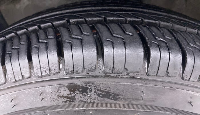 2011 Maruti Swift VDI, Diesel, Manual, 1,12,054 km, Left Front Tyre Tread