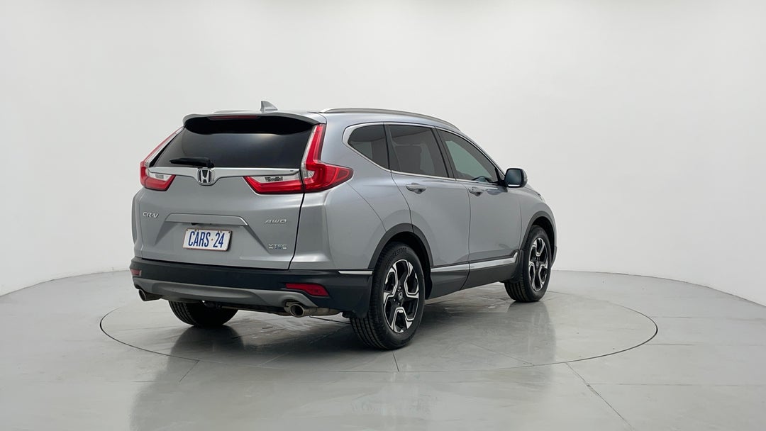 Right Back Diagonal (45- Degree) View