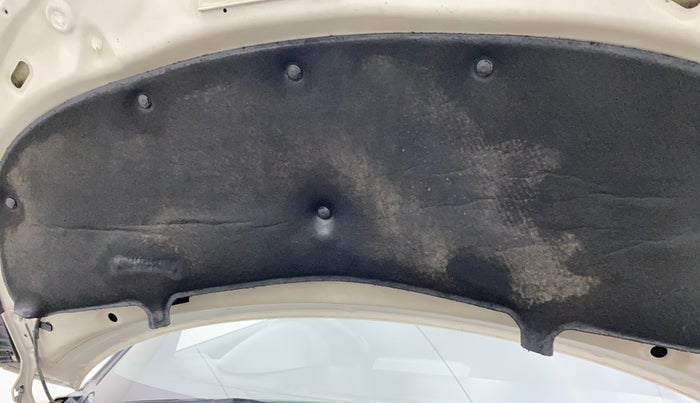 2018 Maruti IGNIS DELTA 1.2 AMT, Petrol, Automatic, 36,771 km, Bonnet (hood) - Insulation cover has minor damage