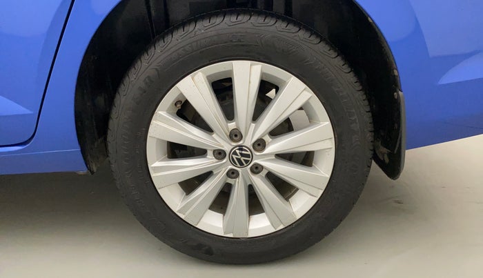 2022 Volkswagen VIRTUS HIGHLINE TSI 1.0 MT, Petrol, Manual, 15,098 km, Left Rear Wheel