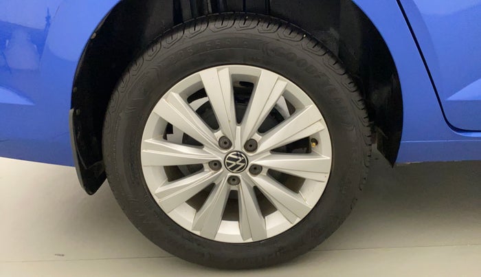 2022 Volkswagen VIRTUS HIGHLINE TSI 1.0 MT, Petrol, Manual, 15,098 km, Right Rear Wheel