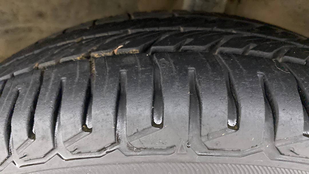 Left Front Tyre Tread