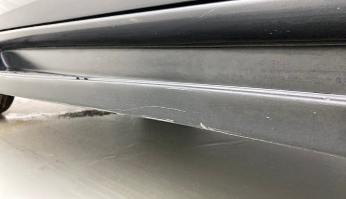 2018 Toyota Innova Crysta 2.4 ZX 7 STR, Diesel, Manual, 93,765 km, Left running board - Minor scratches