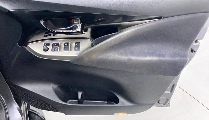 2018 Toyota Innova Crysta 2.4 ZX 7 STR, Diesel, Manual, 93,765 km, Driver Side Door Panels Control