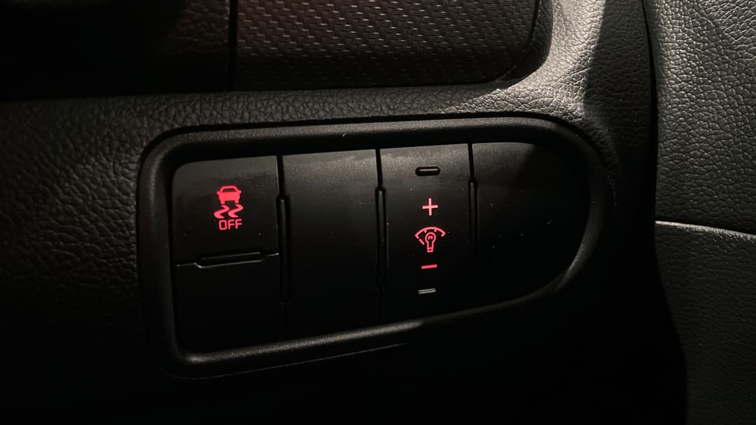 2017 Kia Cerato Sport + Nav, Automatic, 59615 km, Utility Switches/Buttons