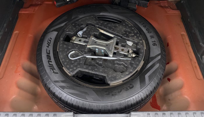 2016 Maruti Vitara Brezza ZDI PLUS DUAL TONE, Diesel, Manual, 71,935 km, Spare Tyre
