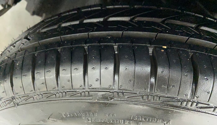 2014 Maruti Swift VDI, Diesel, Manual, 58,932 km, Left Front Tyre Tread