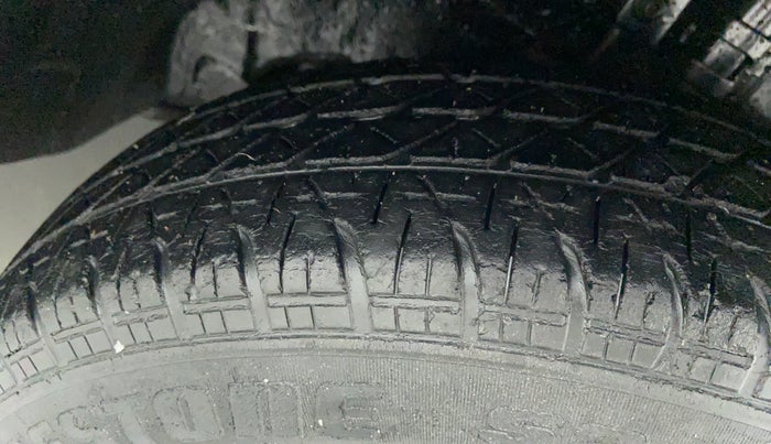 2014 Maruti Swift VDI, Diesel, Manual, 58,932 km, Right Front Tyre Tread