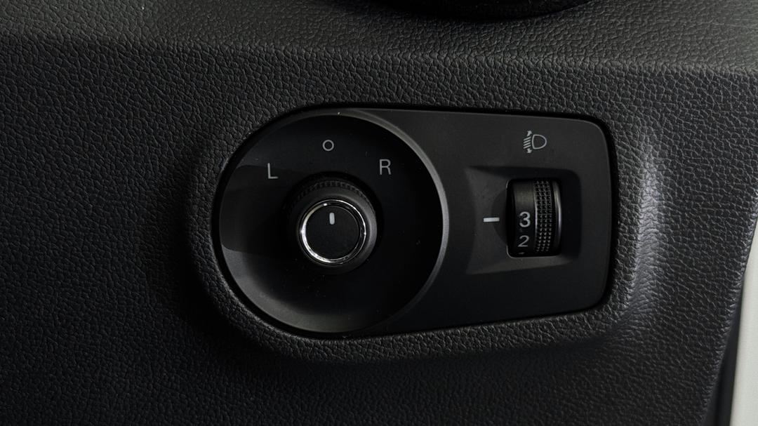 2019 MG ZS Excite, Automatic, 92733 km, Utility Switches/Buttons