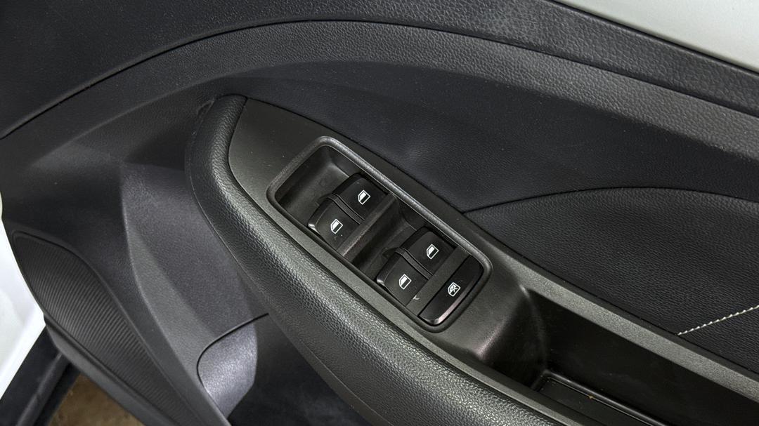 2019 MG ZS Excite, Automatic, 92733 km, Drivers Side Door Panel Controls
