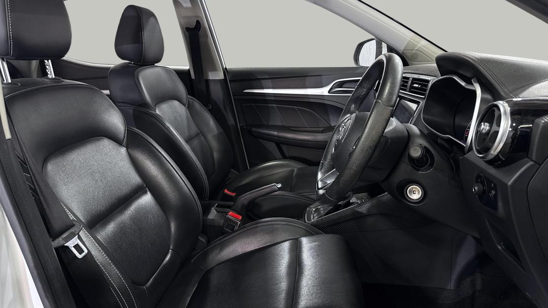 2019 MG ZS Excite, Automatic, 92733 km, Right Side Front Door Cabin View