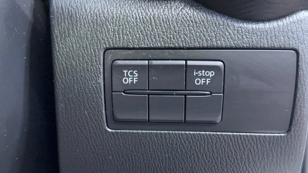 2017 Mazda CX-3 Maxx (FWD), Automatic, 72225 km, Utility Switches/Buttons