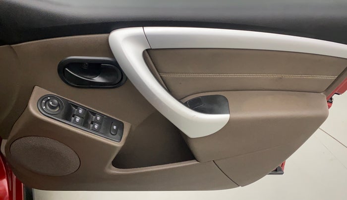 2018 Renault Duster RXL PETROL, Petrol, Manual, 62,498 km, Driver Side Door Panels Control