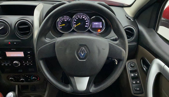 2018 Renault Duster RXL PETROL, Petrol, Manual, 62,498 km, Steering Wheel Close Up