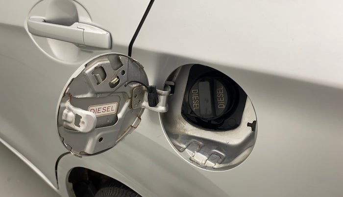 2013 Honda Amaze 1.5L I-DTEC S, Diesel, Manual, 68,240 km, Left quarter panel - Fuel lid lock has slight discoloration