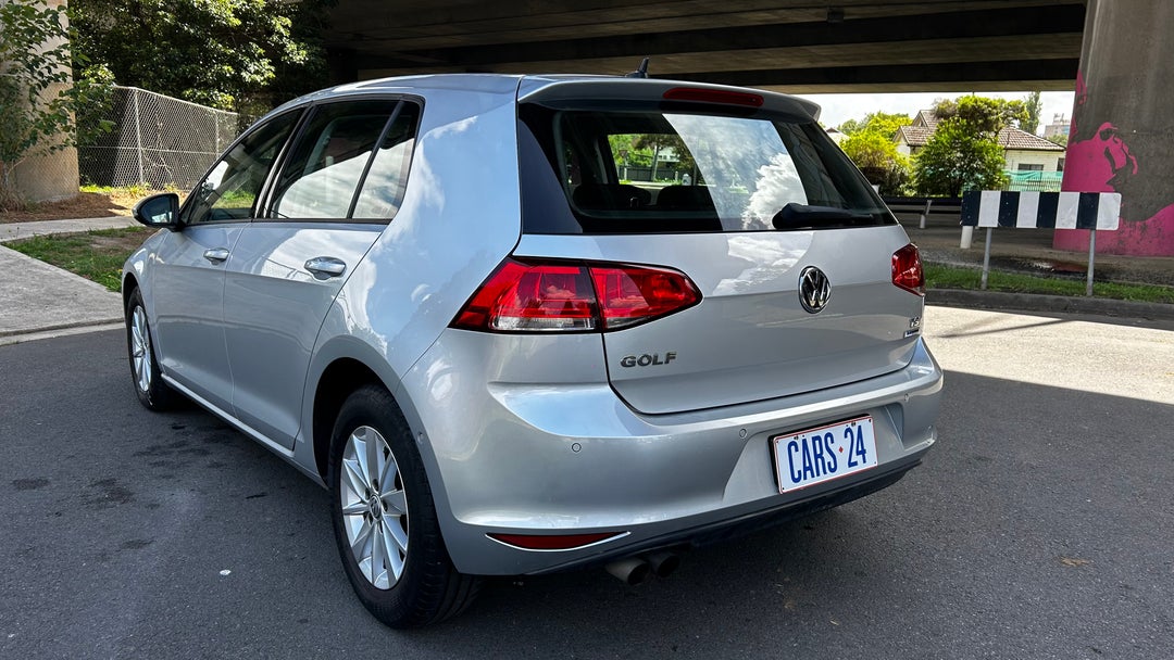 Left Back Diagonal (45- Degree) View