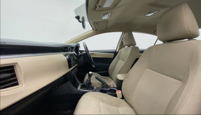 2014 Toyota Corolla Altis J S PETROL, Petrol, Manual, 77,564 km, Right Side Front Door Cabin