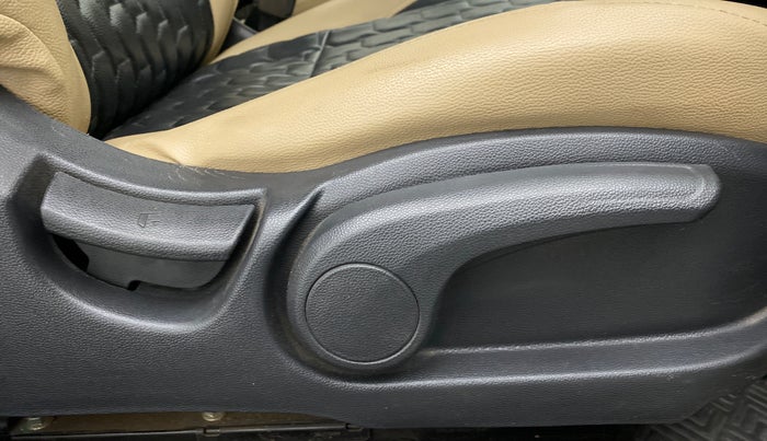 2018 Hyundai Elite i20 SPORTZ 1.2, Petrol, Manual, 35,466 km, Driver Side Adjustment Panel
