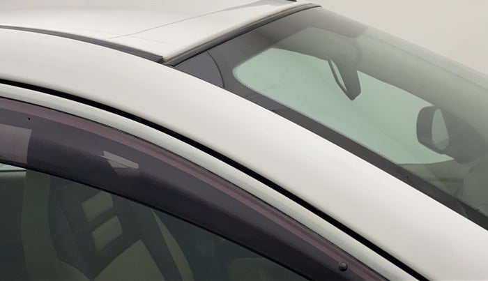 2014 Hyundai i10 SPORTZ 1.1, Petrol, Manual, 64,662 km, Right A pillar - Paint is slightly faded