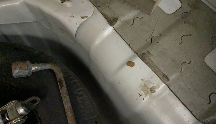 2014 Hyundai i10 SPORTZ 1.1, Petrol, Manual, 64,662 km, Boot floor - Slight discoloration