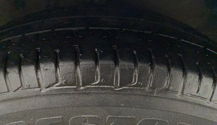 2014 Hyundai i10 SPORTZ 1.1, Petrol, Manual, 64,662 km, Left Rear Tyre Tread