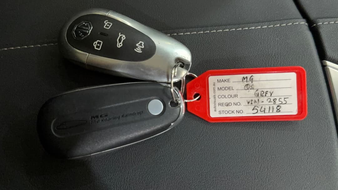2025 MG MG Qs Essence AWD, Automatic, 12213 km, Key Close-up