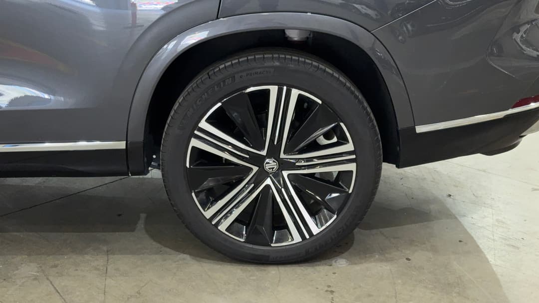 2025 MG MG Qs Essence AWD, Automatic, 12213 km, Left Rear Wheel