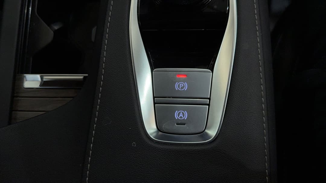 2025 MG MG Qs Essence AWD, Automatic, 12213 km, Handbrake