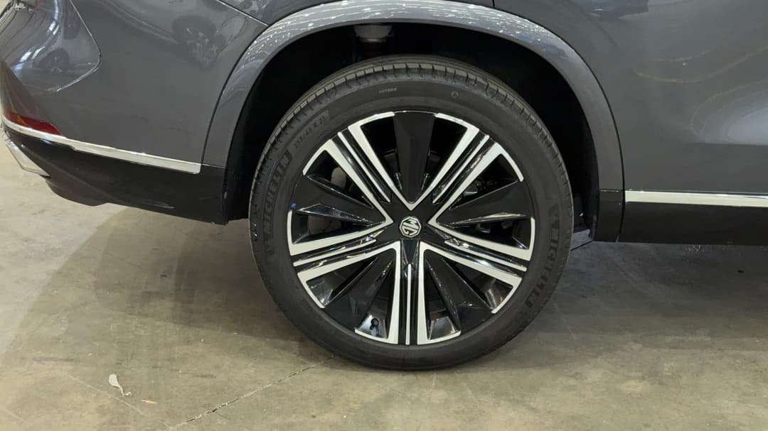 2025 MG MG Qs Essence AWD, Automatic, 12213 km, Right Rear Wheel