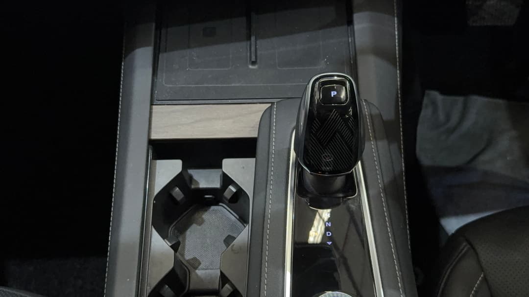 2025 MG MG Qs Essence AWD, Automatic, 12213 km, Gear Lever 