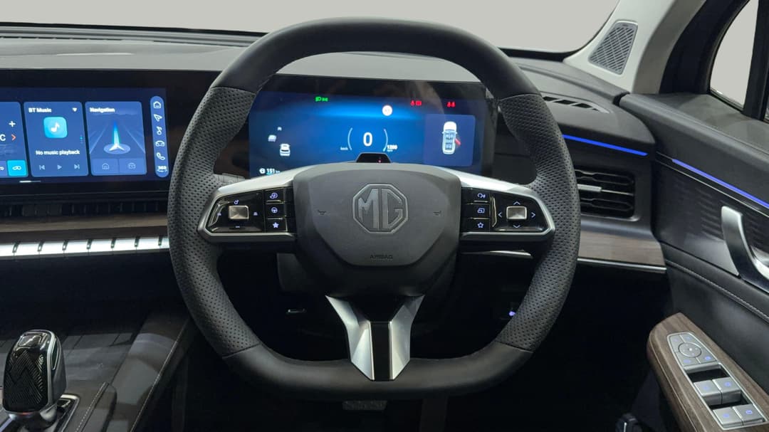 2025 MG MG Qs Essence AWD, Automatic, 12213 km, Steering Wheel Close-up