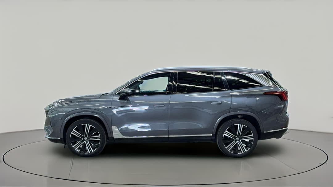 2025 MG MG Qs Essence AWD, Automatic, 12213 km, Left Side View