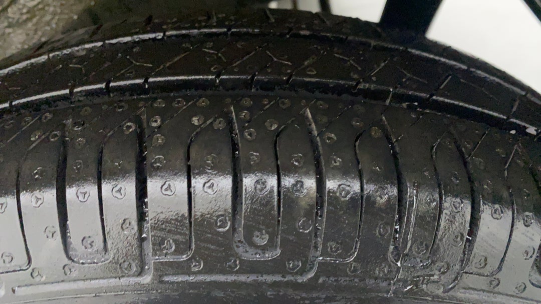 Left Front Tyre Tread