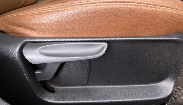 2020 Volkswagen Polo HIGHLINE PLUS 1.0 TSI MT, Petrol, Manual, 23,648 km, Driver Side Adjustment Panel