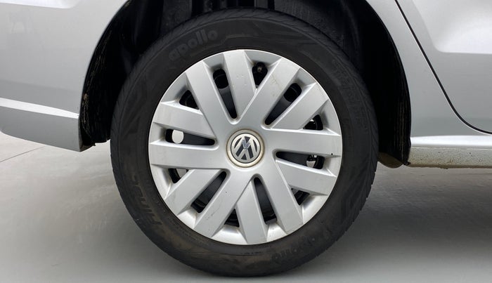 2016 Volkswagen Ameo COMFORTLINE 1.2, Petrol, Manual, 50,076 km, Right Rear Wheel