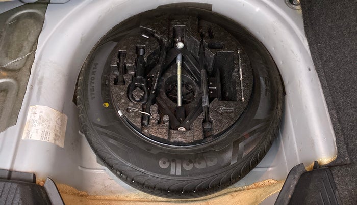 2016 Volkswagen Ameo COMFORTLINE 1.2, Petrol, Manual, 50,076 km, Spare Tyre
