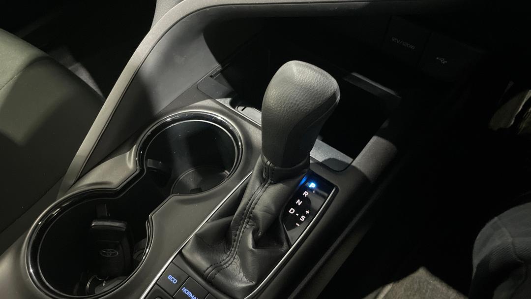 2023 Toyota Camry Ascent Hybrid, Automatic, 60331 km, Gear Lever 