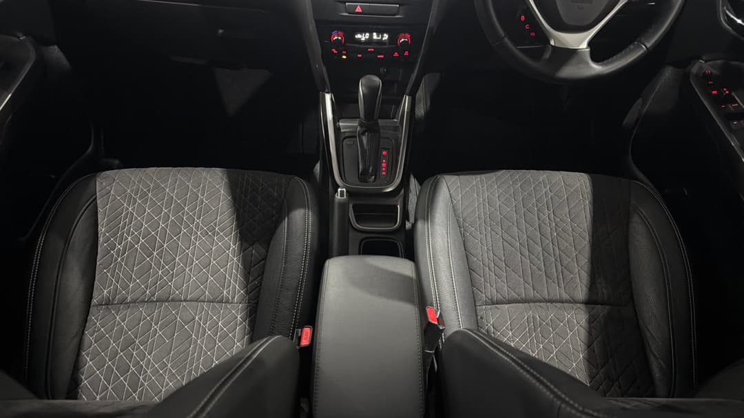 2022 Suzuki Vitara Turbo Shadow, Automatic, 44192 km, Center Console
